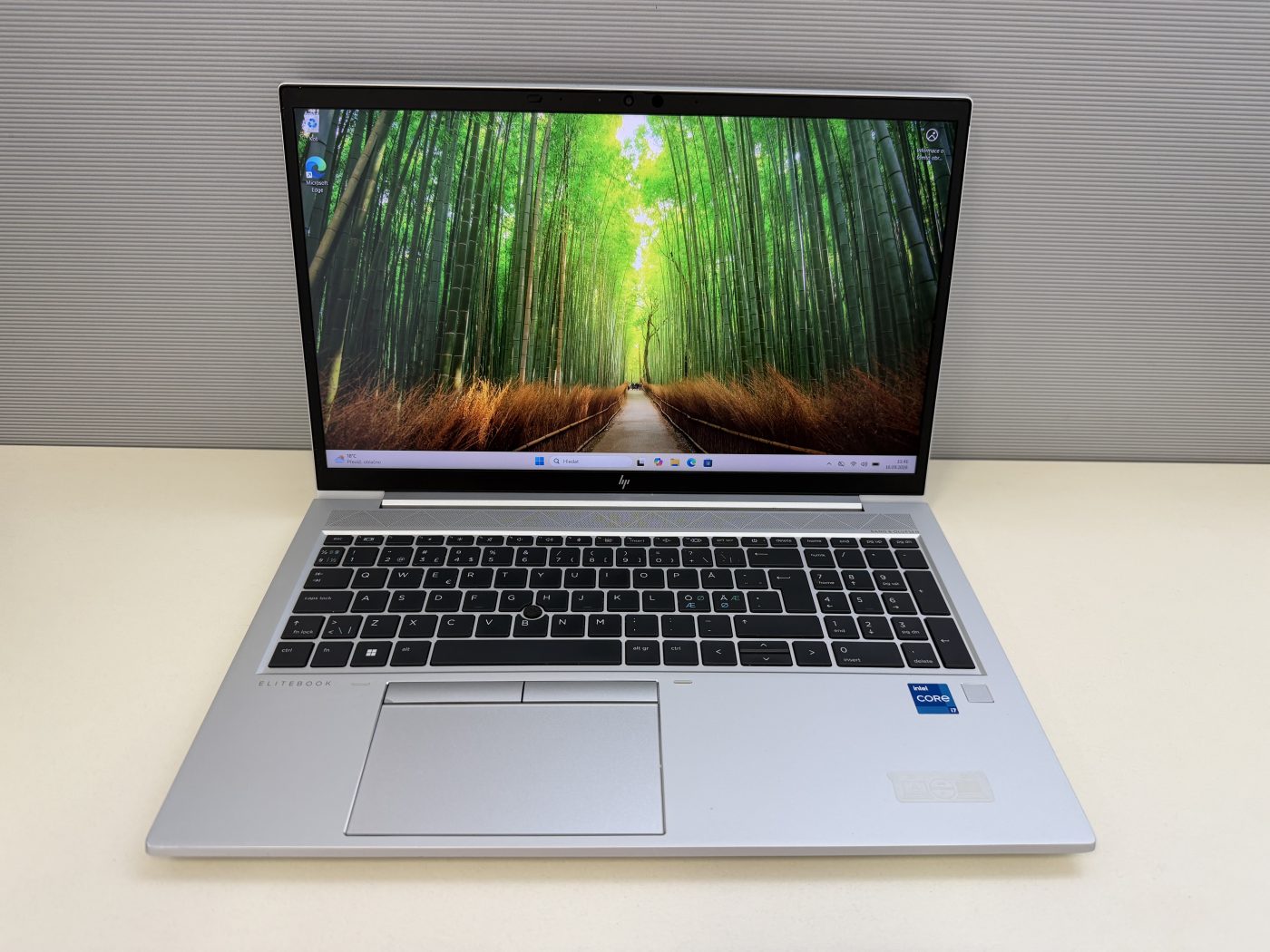 HP EliteBook 850 G8 - i7/ 16GB/ 256GB / 15.6”’